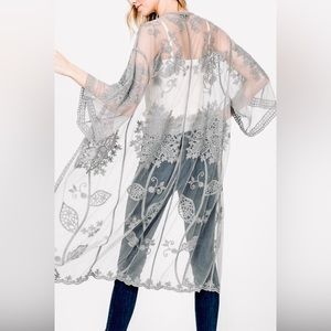 POL GRAY/SILVER LACE KIMONO CROCHET PATTERNS